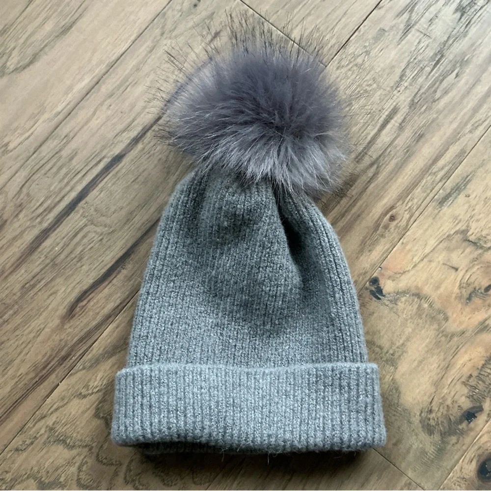 Soft Surroundings Knit Pom Pom Beanie Grey One Size Cabincore Streetwear Ski